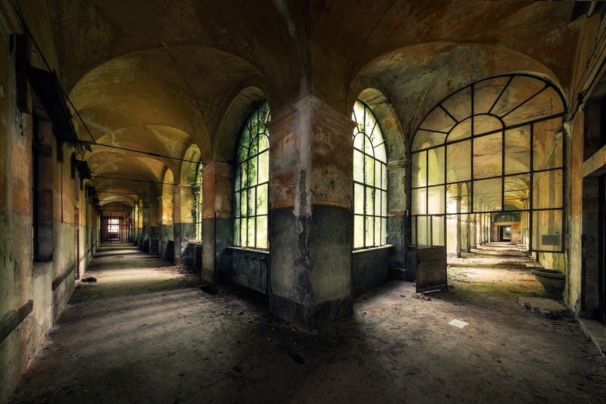 Photographing With Gearing - Urbex